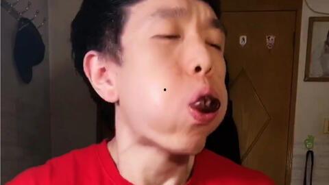 橙木晴子吃瓜,瓜田里的美食探险家