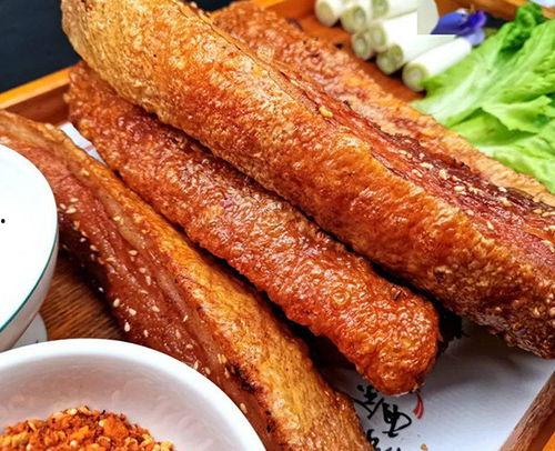 瓜家人吃脆皮烤肉,美味瞬间点燃味蕾狂欢